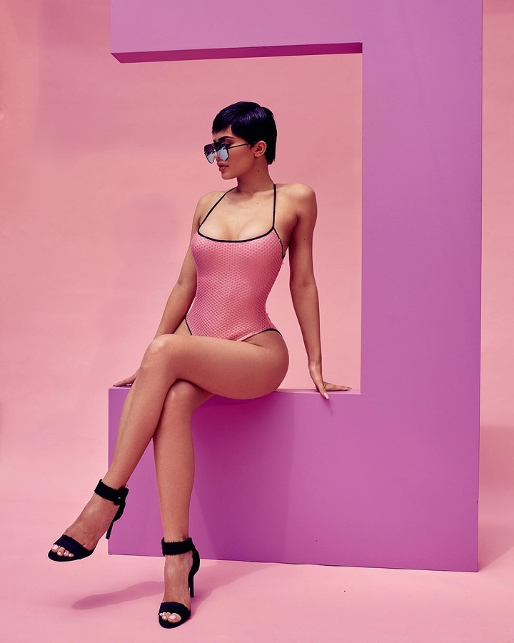 Kylie Jenner (Pink)