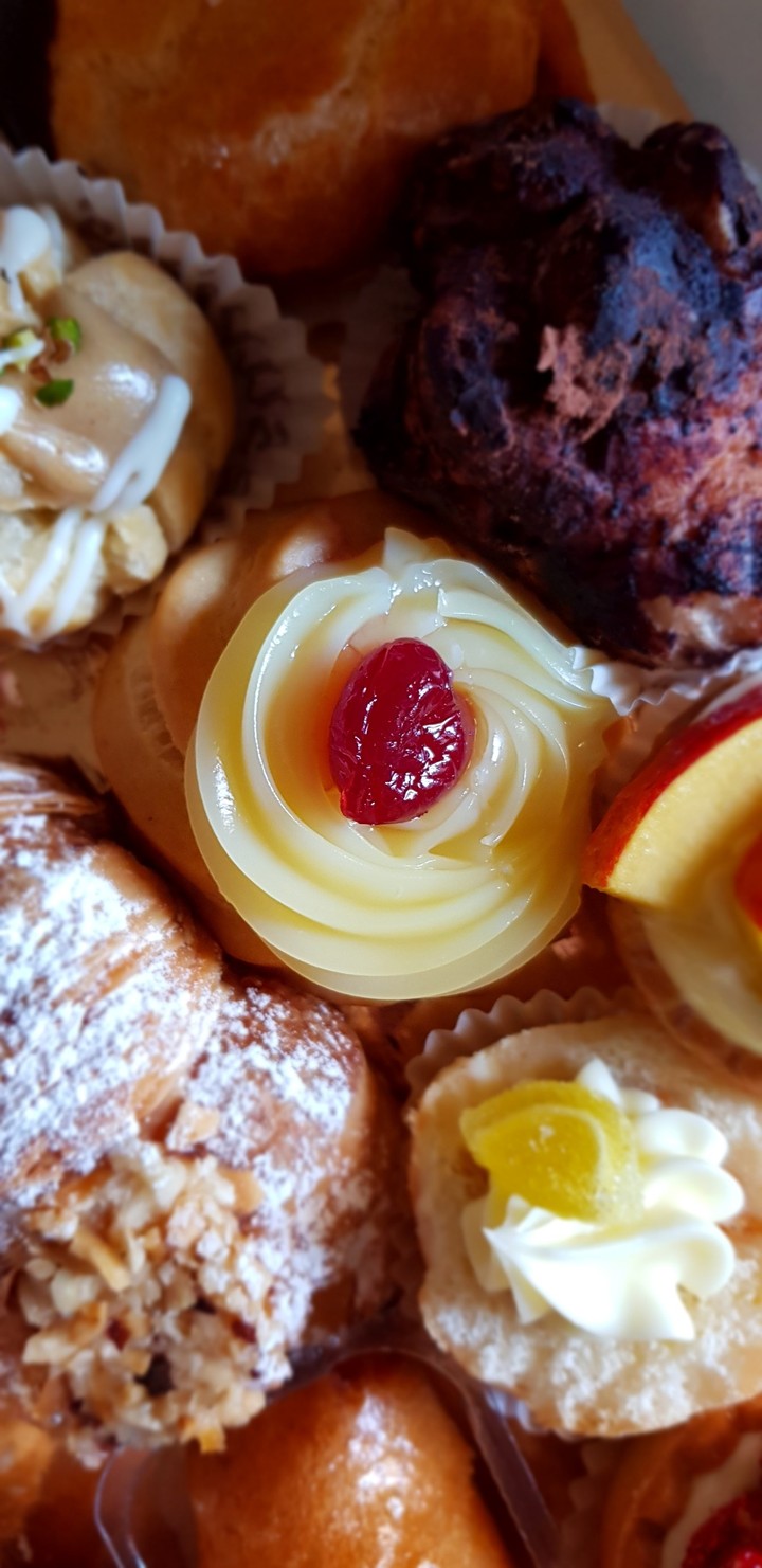 cream puffs