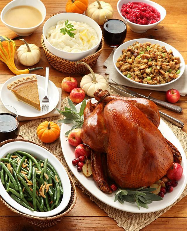 Traditional American Thanksgiving dinner