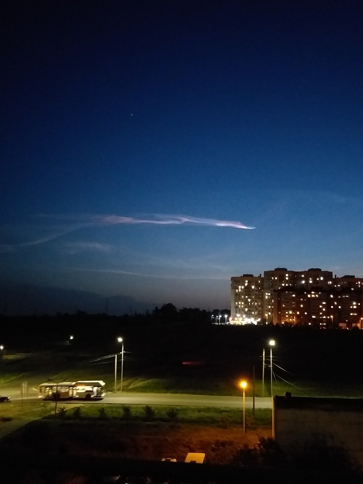 дракон в ночном небе