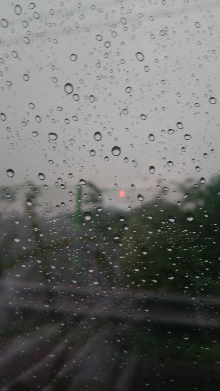 afterimage of rain