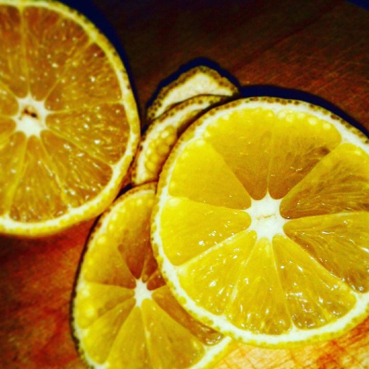 Yellow lemon)