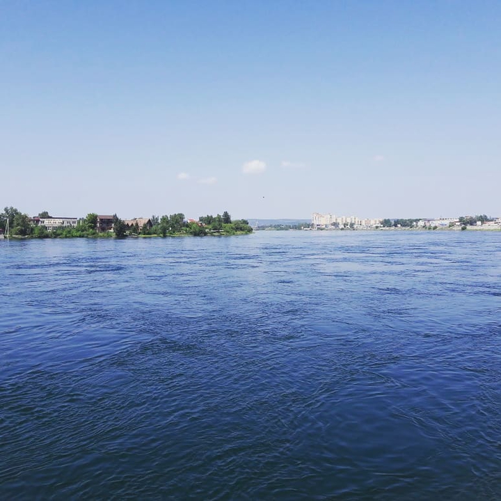 Река