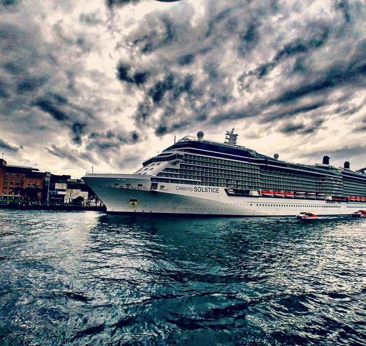 Cruise at Sydney Harbour