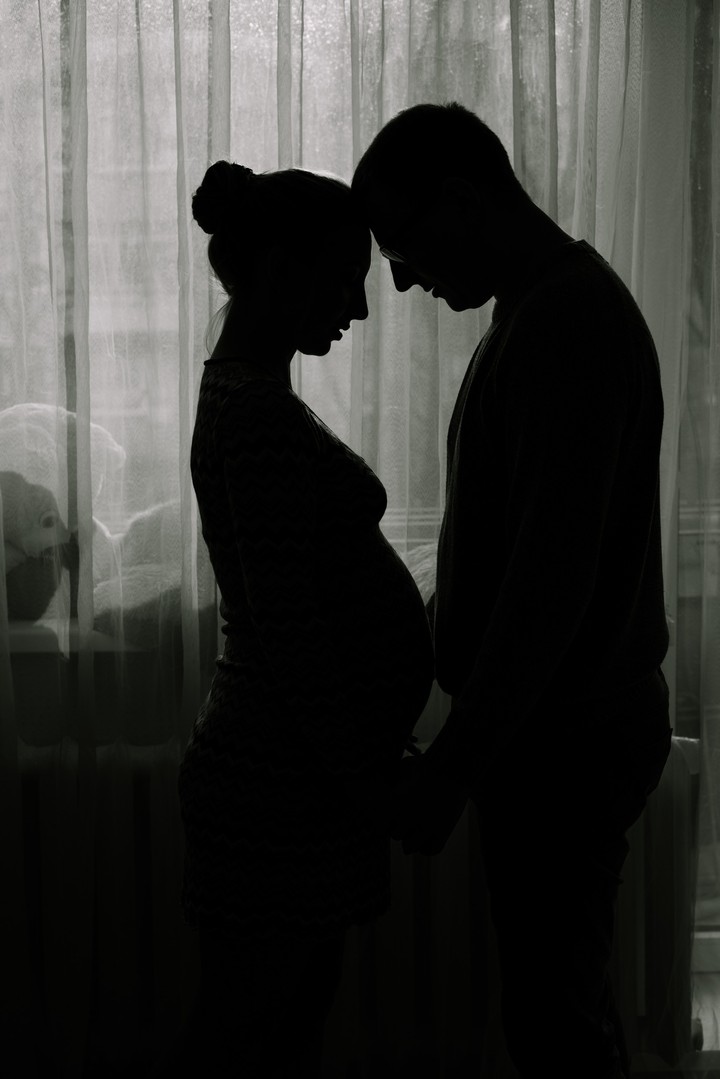 black and white photo of pregnancy