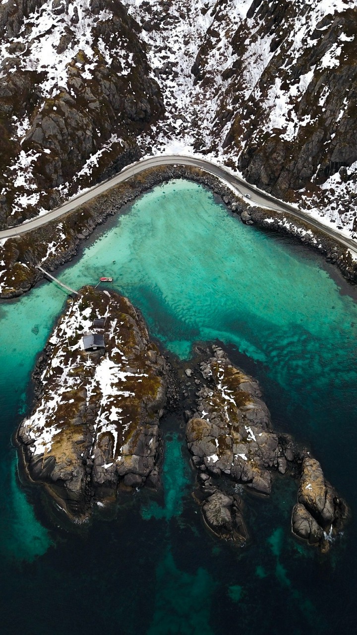 горы и красивая вода