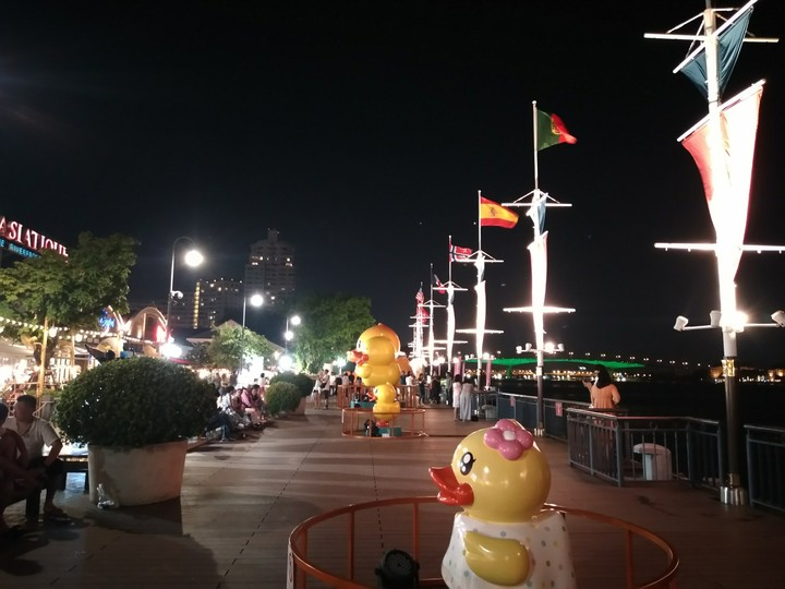 Asiatique The Riverfront