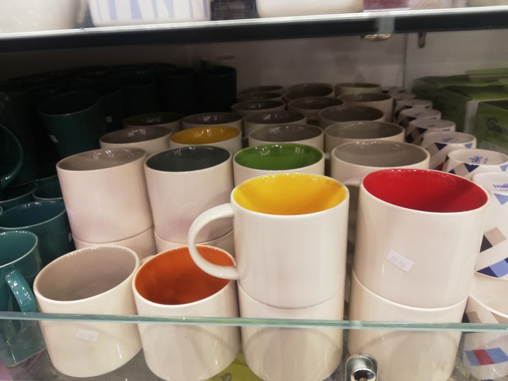 mugs