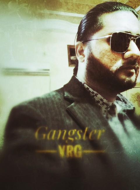 The Gangster Look For Beautiful Girls and women VR