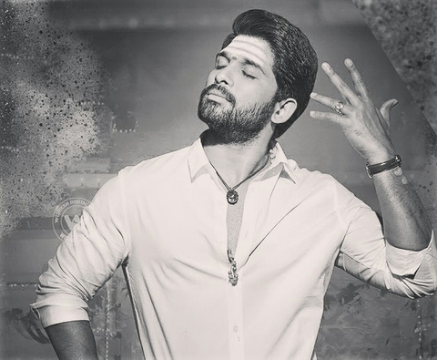 #Anaa #love #hot