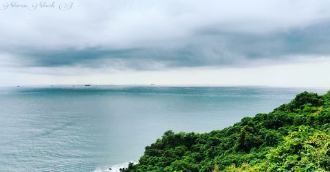 Onlooking the Arabian Sea