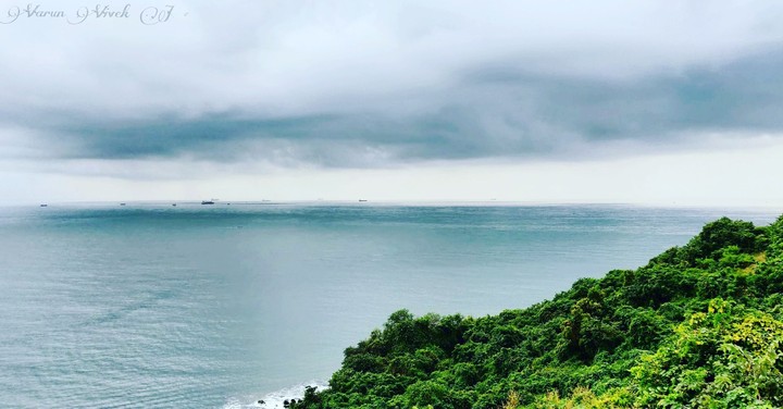 Onlooking the Arabian Sea