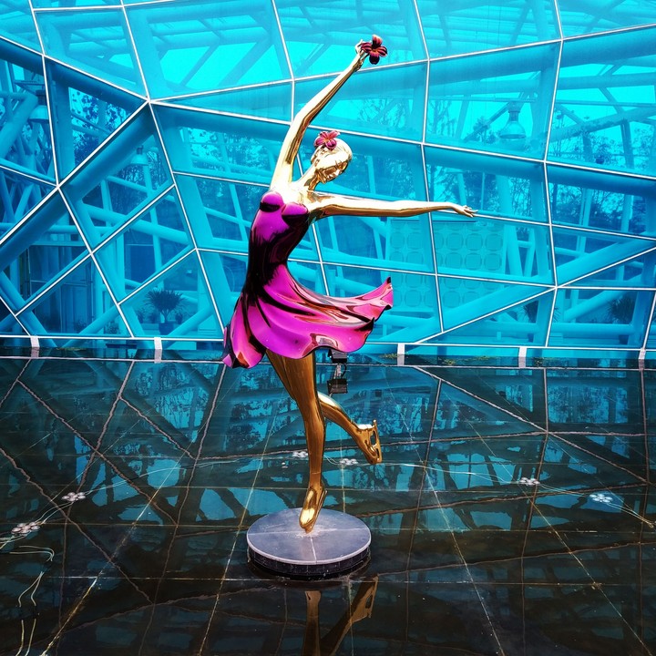Dancing Lady