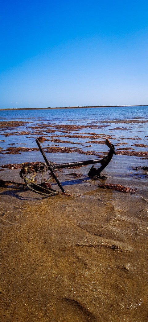âncora na praia