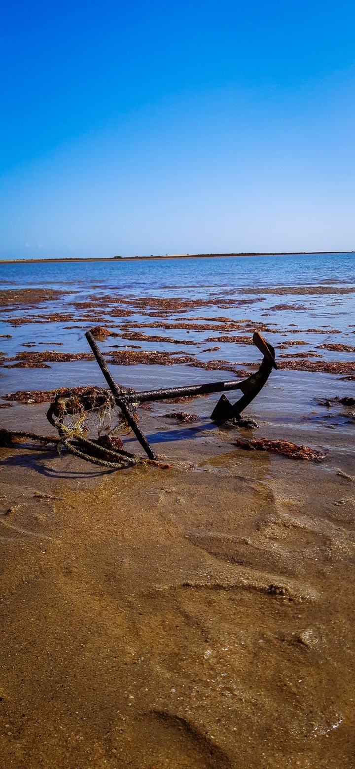 âncora na praia