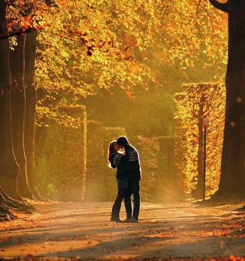 ❤️ Kissing while walking in the park with Bill…❤️
