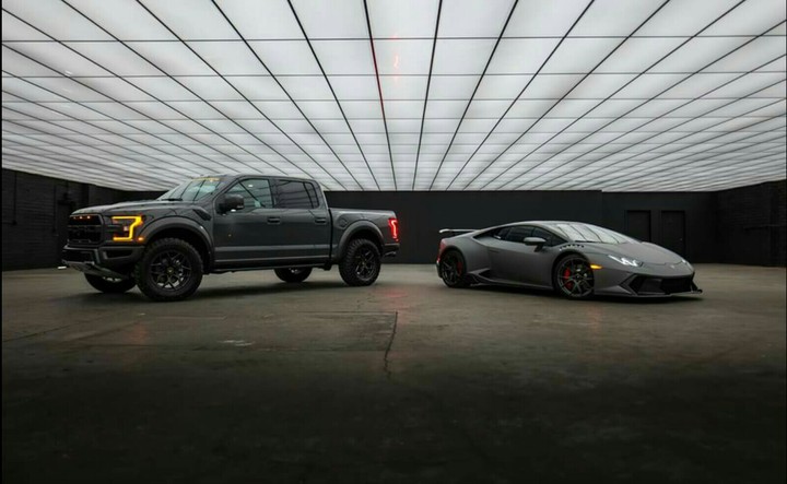 Ford Raptor vs Lamborghini