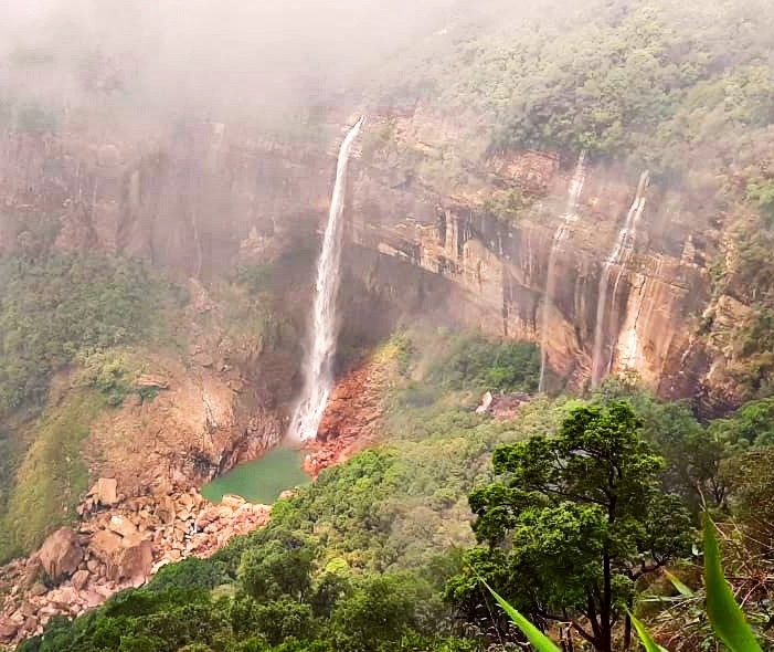 Nohkalikai falls