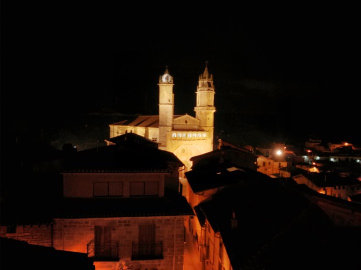 Elziego de noche