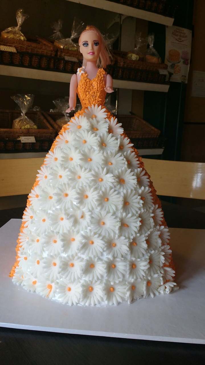 Barbie cake