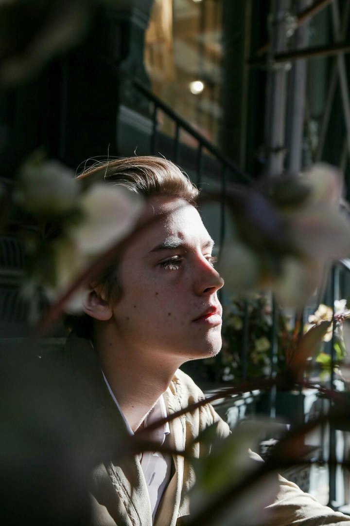 Cole Mitchell Sprouse Джакхед Джоунс
