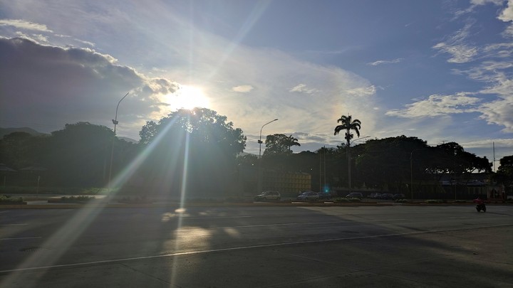 atardecer en la Avenida Bolívar