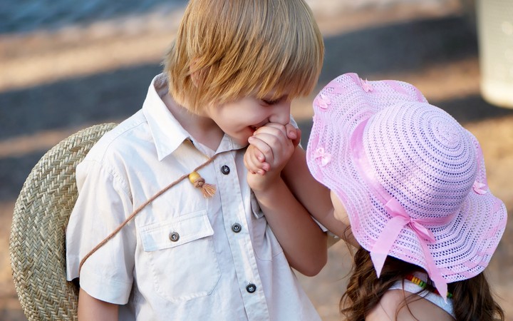 Couple Boy Girl Kiss Hat Grooming