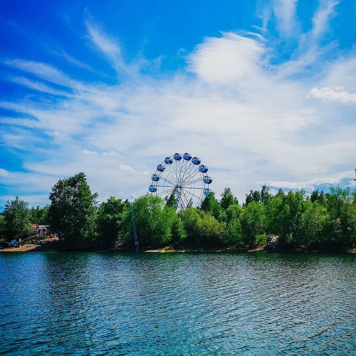 Ferris wheel