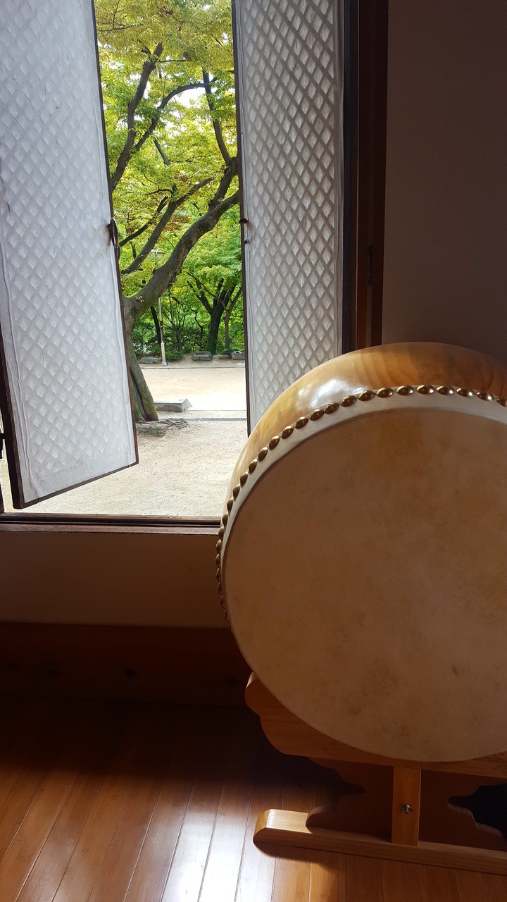 절