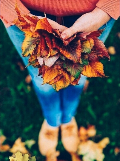 girl with foliage