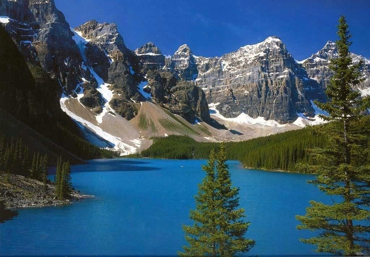 Lago Monaire no Canadá