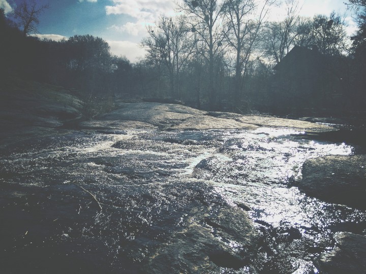 вода и камни