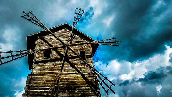 Ukrainian windmill