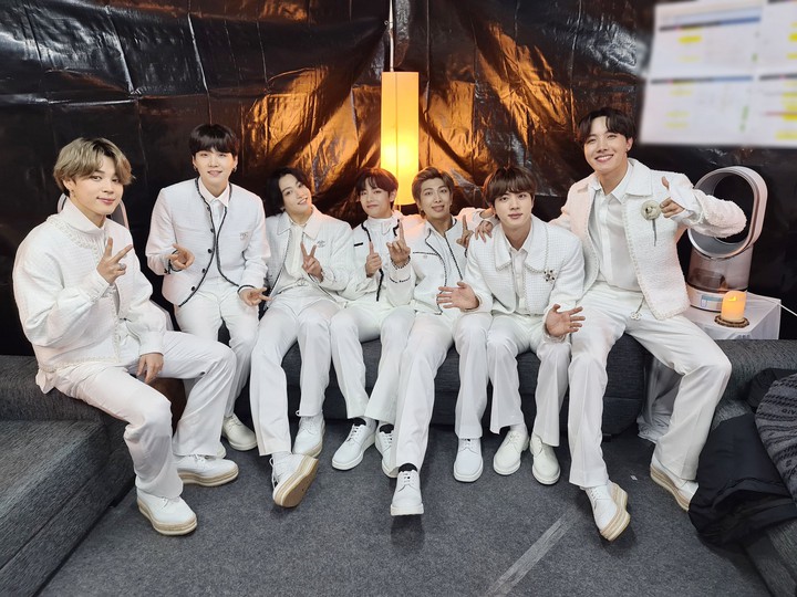 BTS⁷