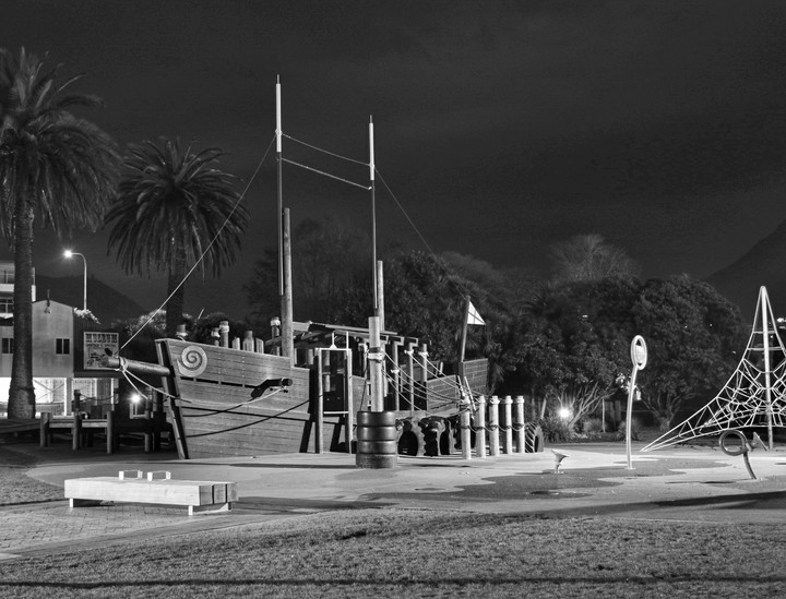 PlayShip
