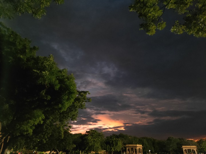 mesmerising evening sky