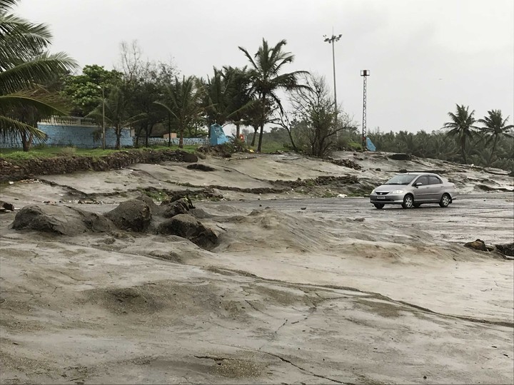 car at sea shore
