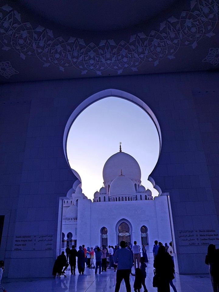 sheikh ZAYED grand mosque Abu Dhabi