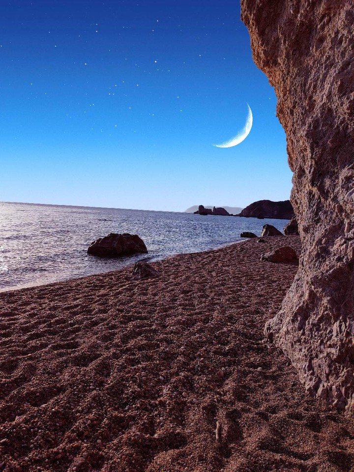 la Luna Nell mare