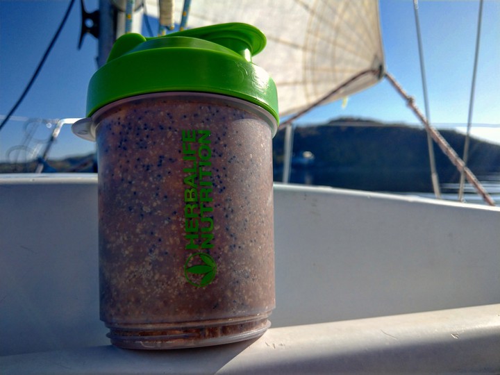 Eat on boat