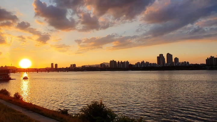 han river