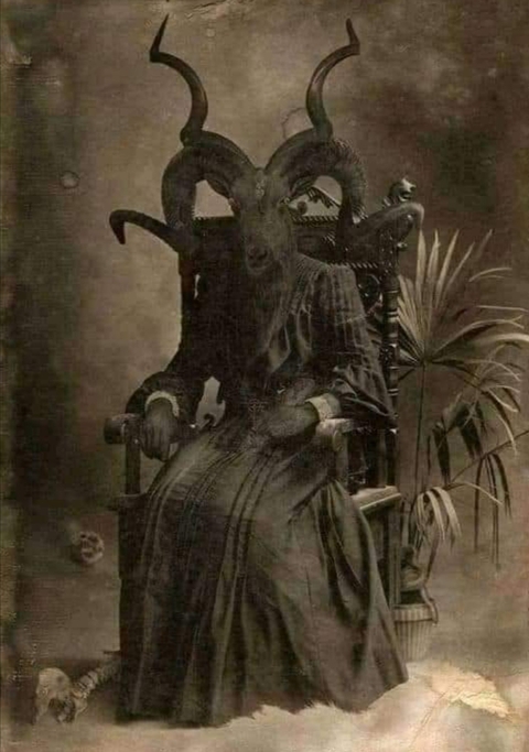 Costume