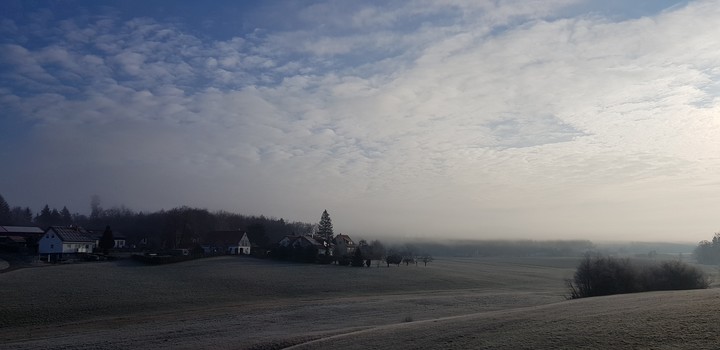 Landschaft im Nebel
