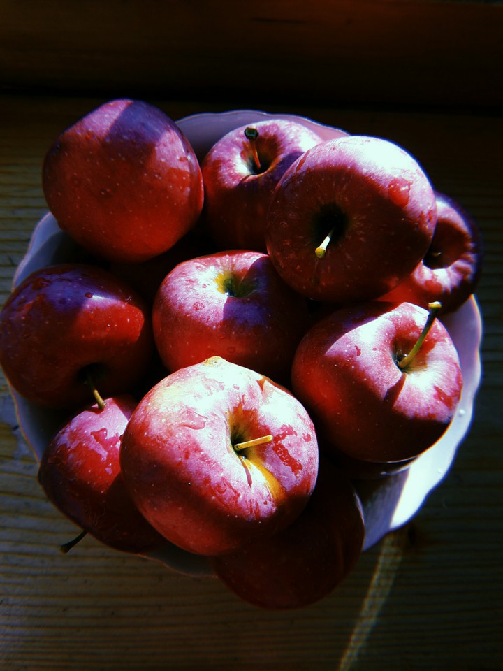 Яблоки // Apples