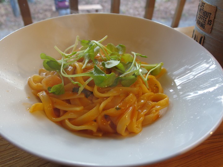海老とトマトのクリームパスタ