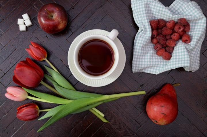 Tea & Tulip Love