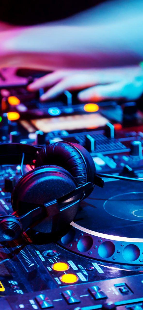DJ