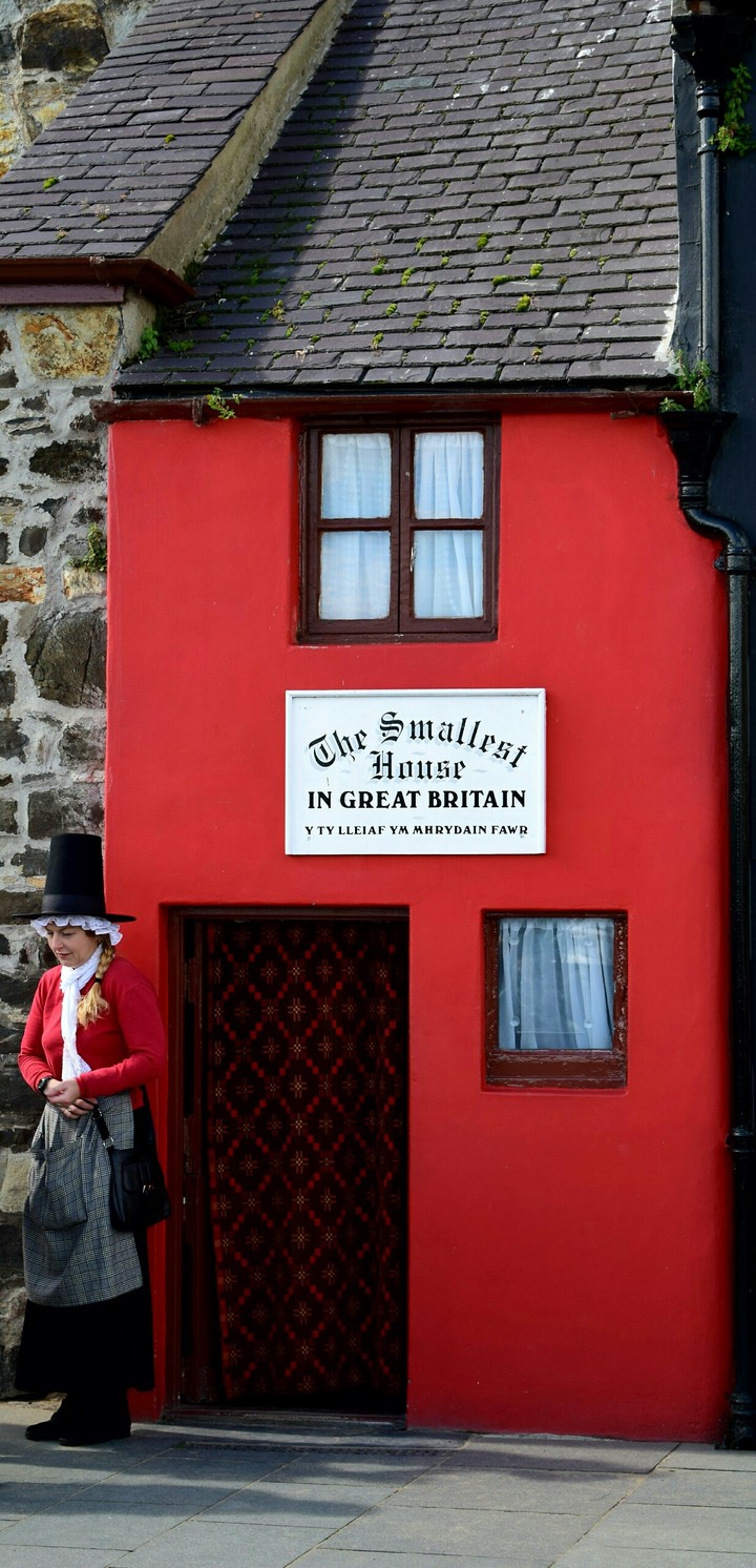 The Smallest House in Gt. Britain