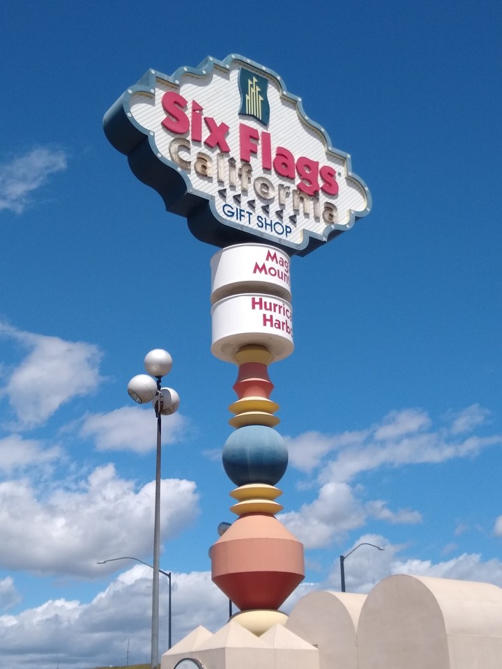 Six Flags