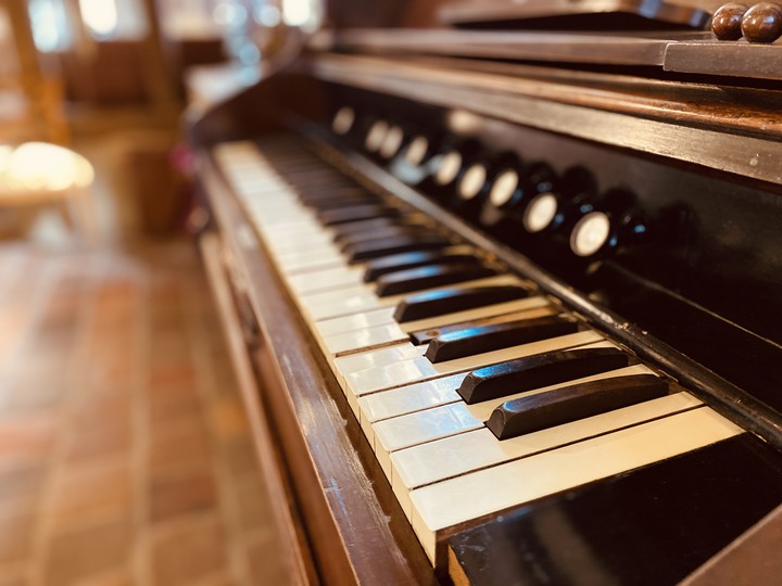 Old Piano